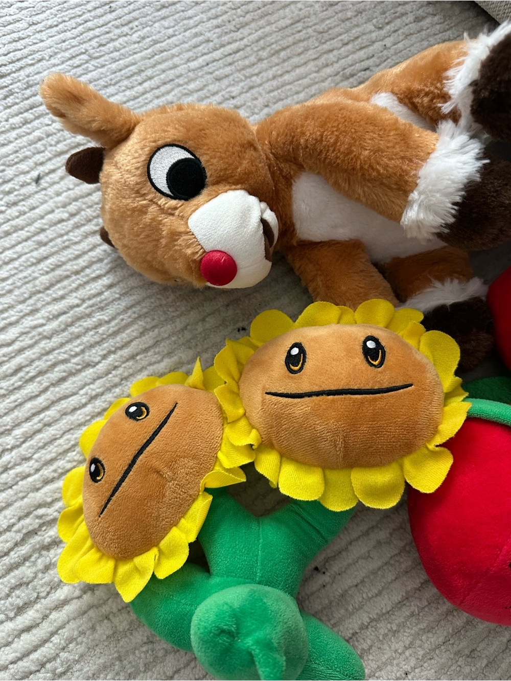 Random Plush Bundle - Picture 2 of 4